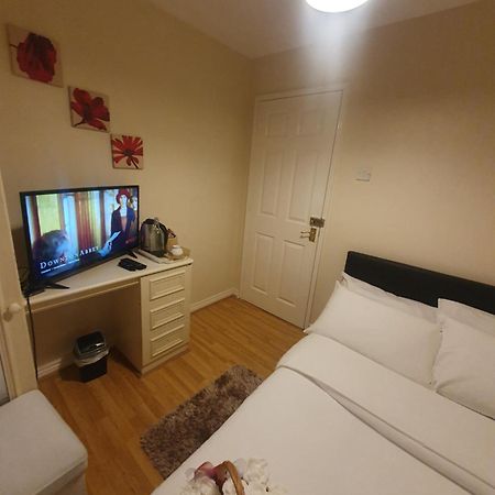 Double Size And Single Room In Barking Barking  Eksteriør bilde