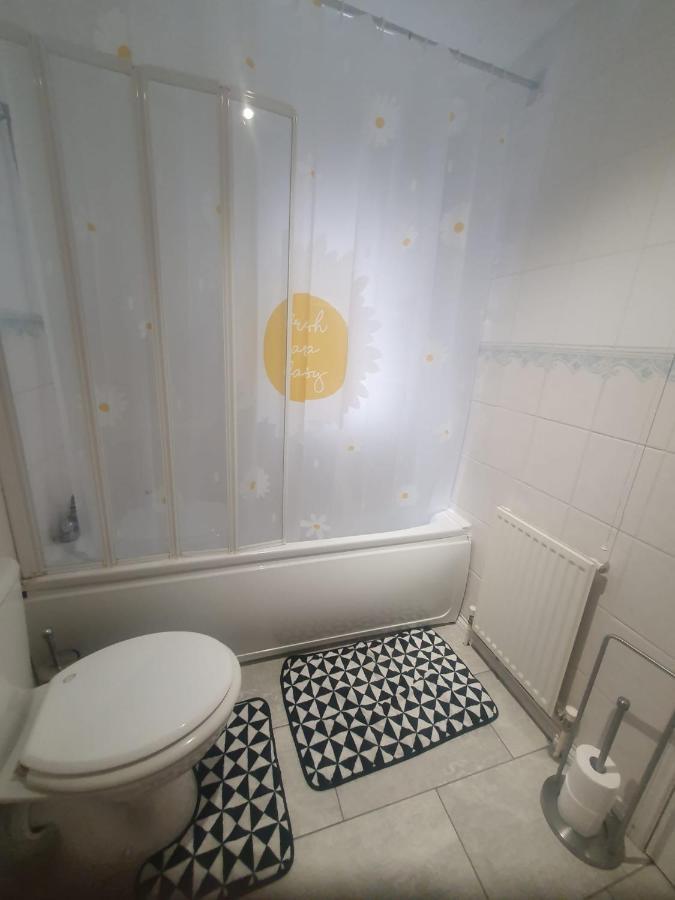 Double Size And Single Room In Barking Barking  Eksteriør bilde