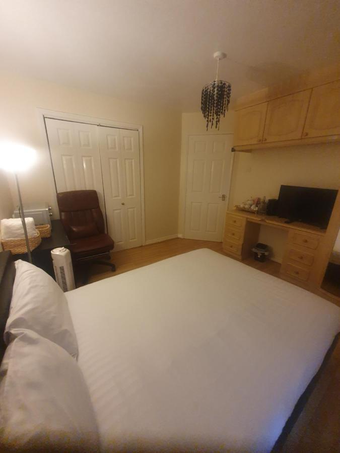 Double Size And Single Room In Barking Barking  Eksteriør bilde
