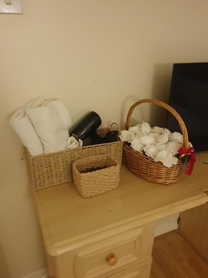 Double Size And Single Room In Barking Barking  Eksteriør bilde