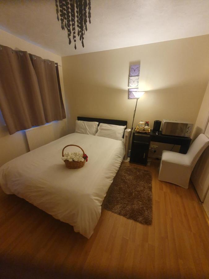 Double Size And Single Room In Barking Barking  Eksteriør bilde