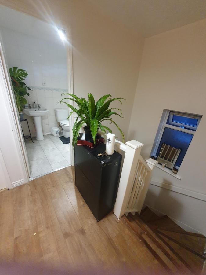 Double Size And Single Room In Barking Barking  Eksteriør bilde