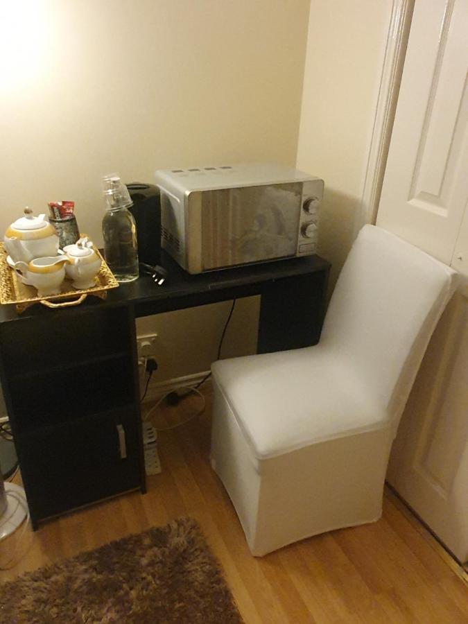 Double Size And Single Room In Barking Barking  Eksteriør bilde
