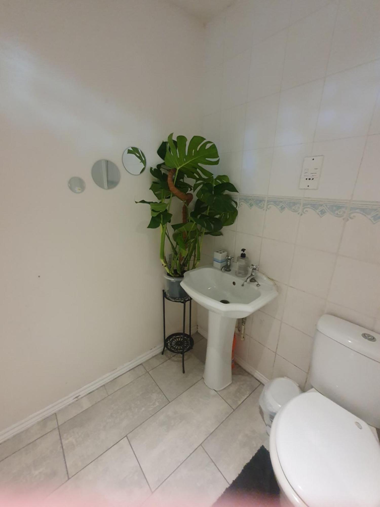 Double Size And Single Room In Barking Barking  Eksteriør bilde